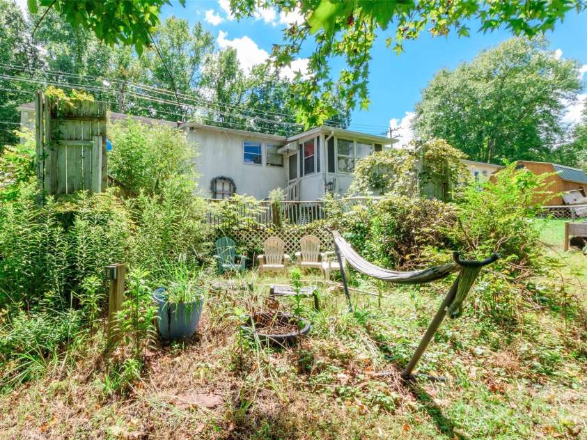 503 Caroline Avenue, Lowell, NC 28098.  MLS# CAR4289957, YatesRealty ID 33924. 