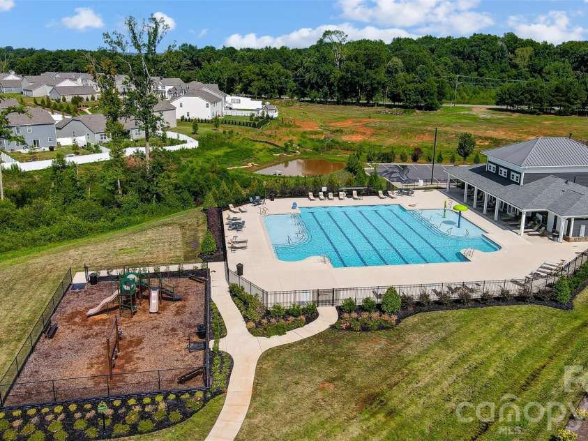 9380 Dunwich Drive, Gastonia, NC 28056.  MLS# CAR4362123, YatesRealty ID 33924. 