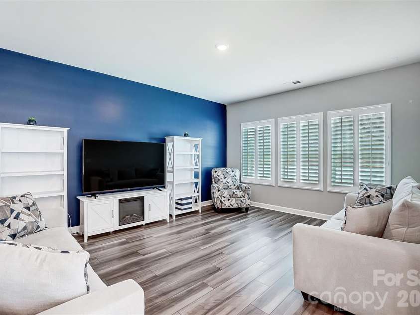 9380 Dunwich Drive, Gastonia, NC 28056.  MLS# CAR4362123, YatesRealty ID 33924. 