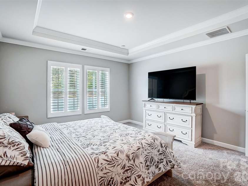 9380 Dunwich Drive, Gastonia, NC 28056.  MLS# CAR4362123, YatesRealty ID 33924. 