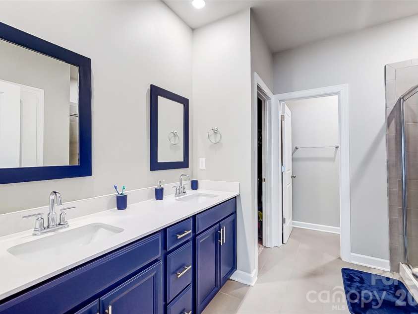 9380 Dunwich Drive, Gastonia, NC 28056.  MLS# CAR4362123, YatesRealty ID 33924. 