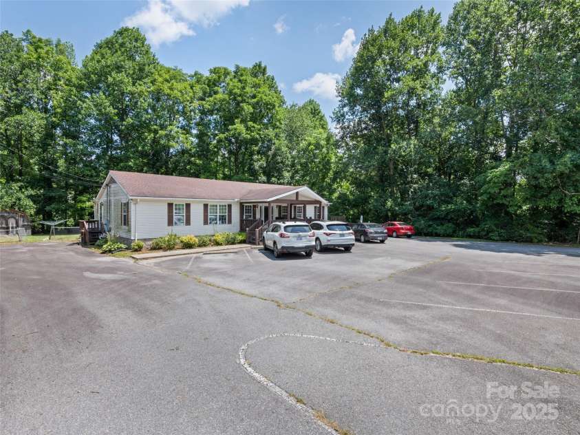 1170 Crabtree Road, Waynesville, NC 28785.  MLS# CAR4284874, YatesRealty ID 33925. 