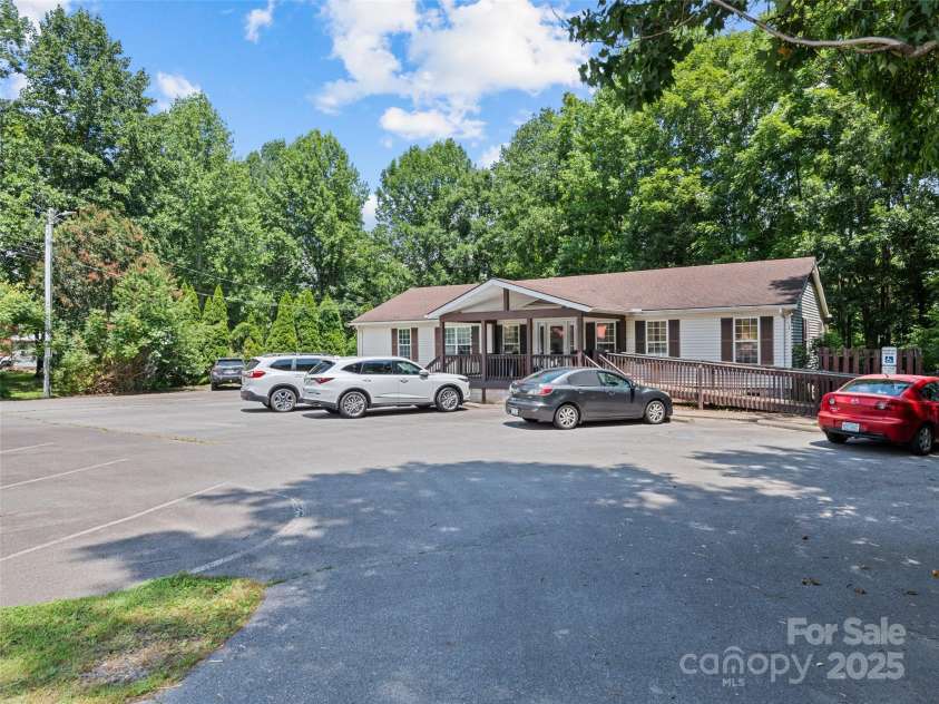 1170 Crabtree Road, Waynesville, NC 28785.  MLS# CAR4284874, YatesRealty ID 33925. 