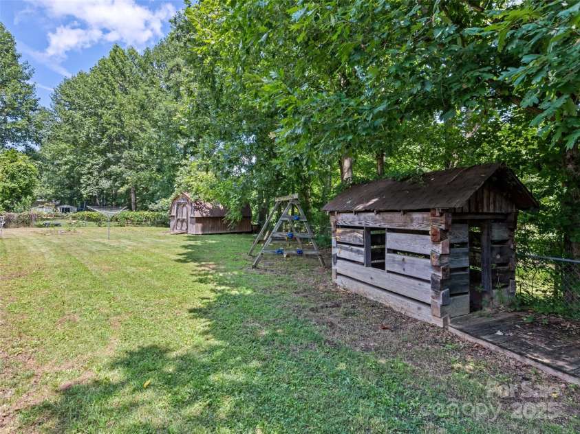 1170 Crabtree Road, Waynesville, NC 28785.  MLS# CAR4284874, YatesRealty ID 33925. 