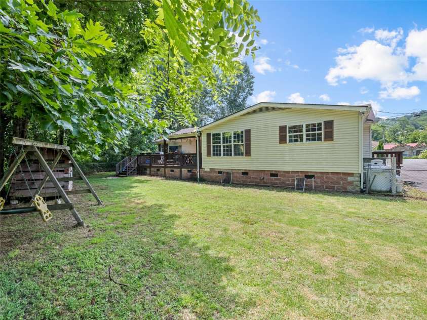 1170 Crabtree Road, Waynesville, NC 28785.  MLS# CAR4284874, YatesRealty ID 33925. 