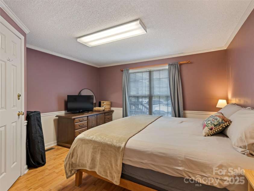 1170 Crabtree Road, Waynesville, NC 28785.  MLS# CAR4284874, YatesRealty ID 33925. 