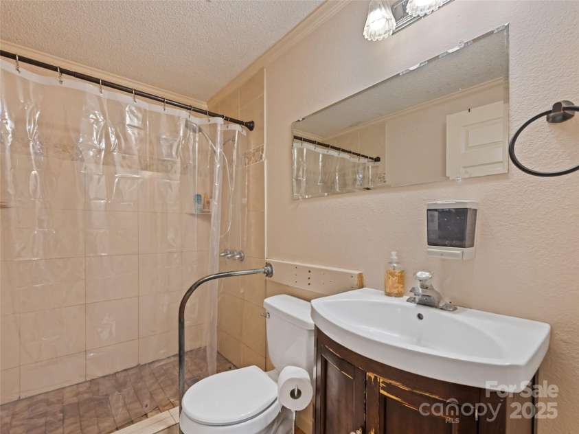 1170 Crabtree Road, Waynesville, NC 28785.  MLS# CAR4284874, YatesRealty ID 33925. 