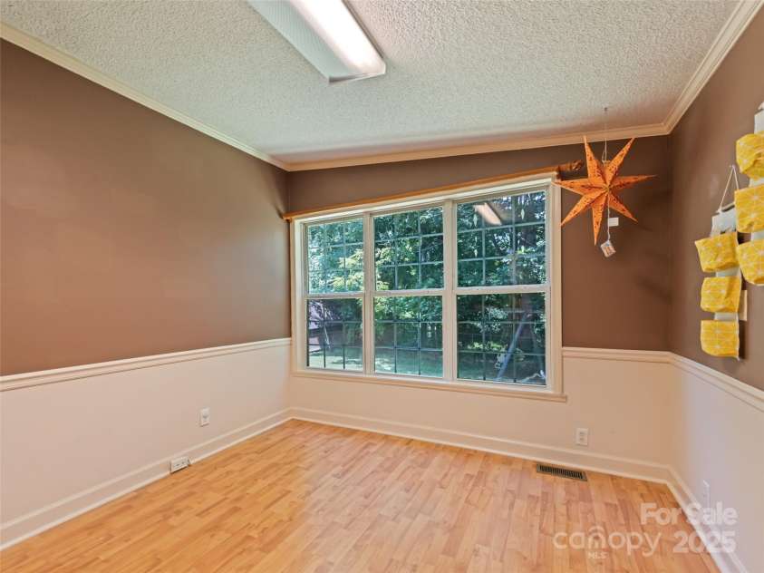 1170 Crabtree Road, Waynesville, NC 28785.  MLS# CAR4284874, YatesRealty ID 33925. 