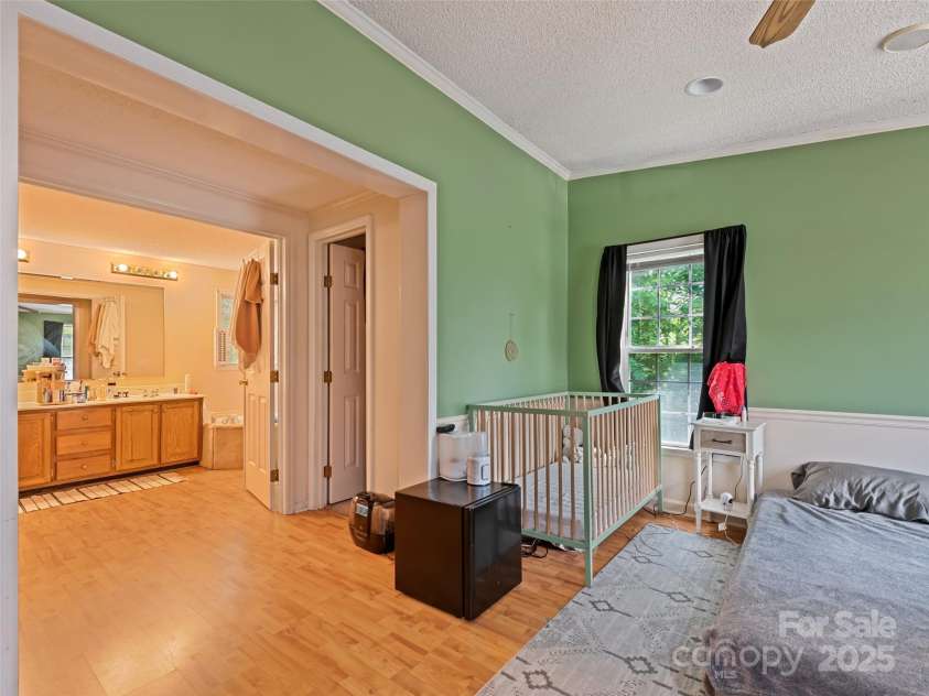 1170 Crabtree Road, Waynesville, NC 28785.  MLS# CAR4284874, YatesRealty ID 33925. 