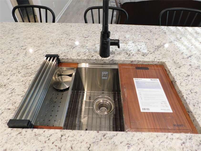 107 Poplar Street, Stanley, NC 28164.  MLS# CAR4246663, YatesRealty ID 33926. 