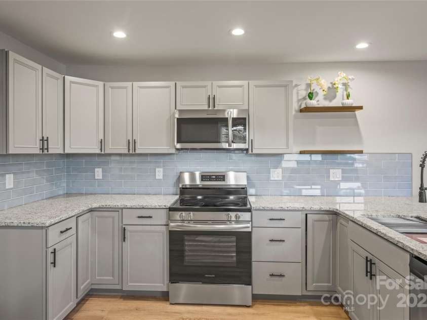 107 Poplar Street, Stanley, NC 28164.  MLS# CAR4246663, YatesRealty ID 33926. 