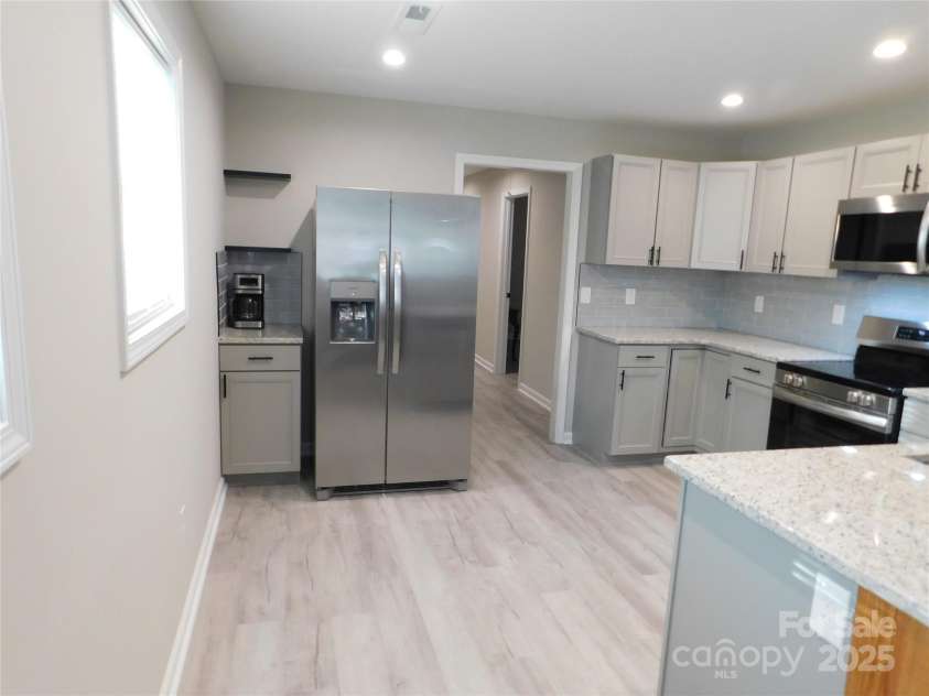 107 Poplar Street, Stanley, NC 28164.  MLS# CAR4246663, YatesRealty ID 33926. 