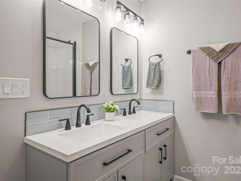 107 Poplar Street, Stanley, NC 28164.  MLS# CAR4246663, YatesRealty ID 33926. 