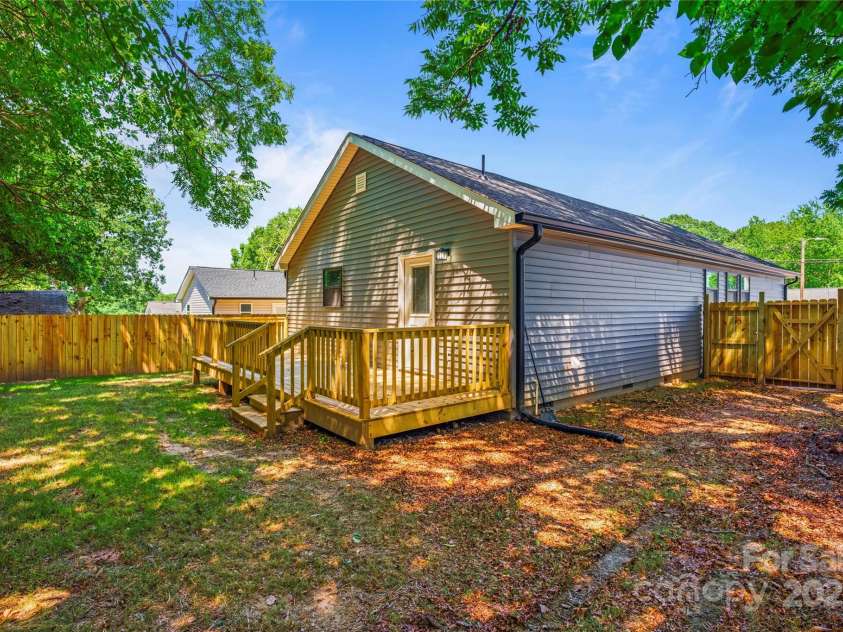 107 Poplar Street, Stanley, NC 28164.  MLS# CAR4246663, YatesRealty ID 33926. 