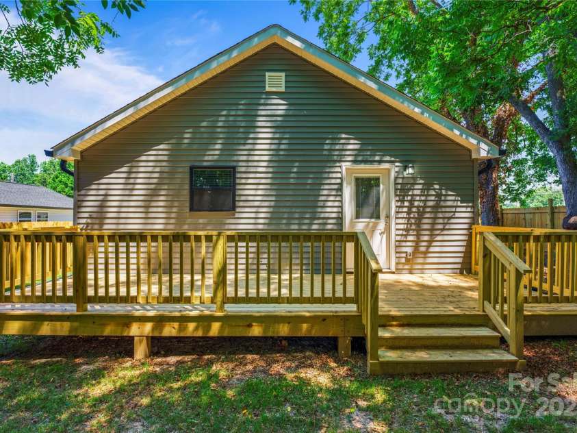 107 Poplar Street, Stanley, NC 28164.  MLS# CAR4246663, YatesRealty ID 33926. 