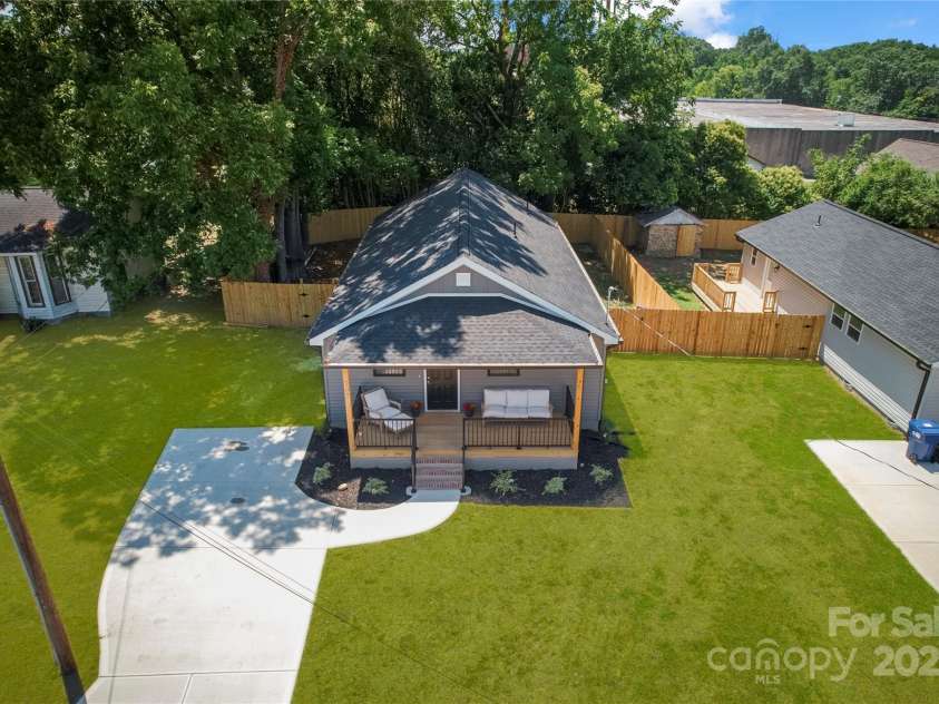 107 Poplar Street, Stanley, NC 28164.  MLS# CAR4246663, YatesRealty ID 33926. Fenced yard with plenty of room for Garage or Carport