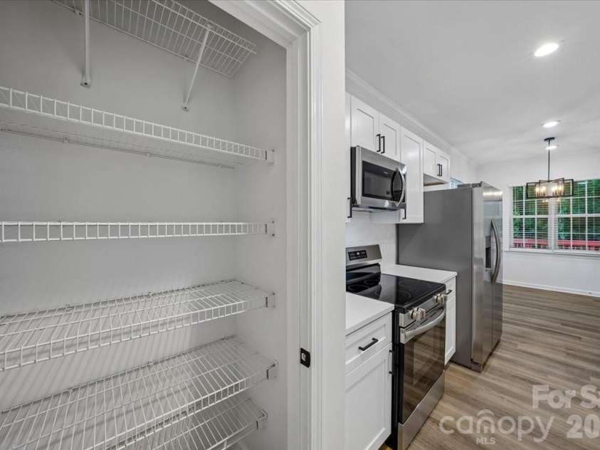 2622 Billings Park Drive, Charlotte, NC 28213.  MLS# CAR4396534, YatesRealty ID 33926. 