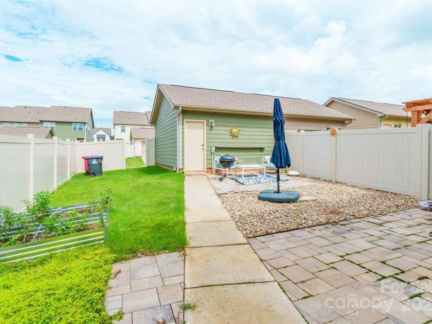 10922 Zac Hill Road, Davidson, NC 28036.  MLS# CAR4293350, YatesRealty ID 33927. 