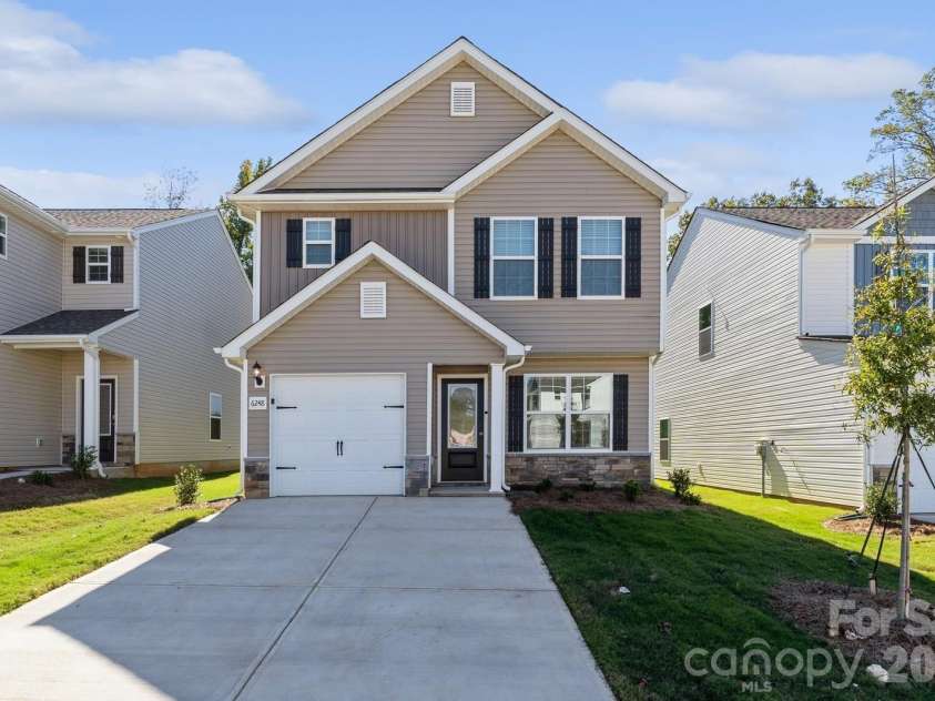 6248 Lowe Lane, Charlotte, NC 28214.  MLS# CAR4394417, YatesRealty ID 33927. 