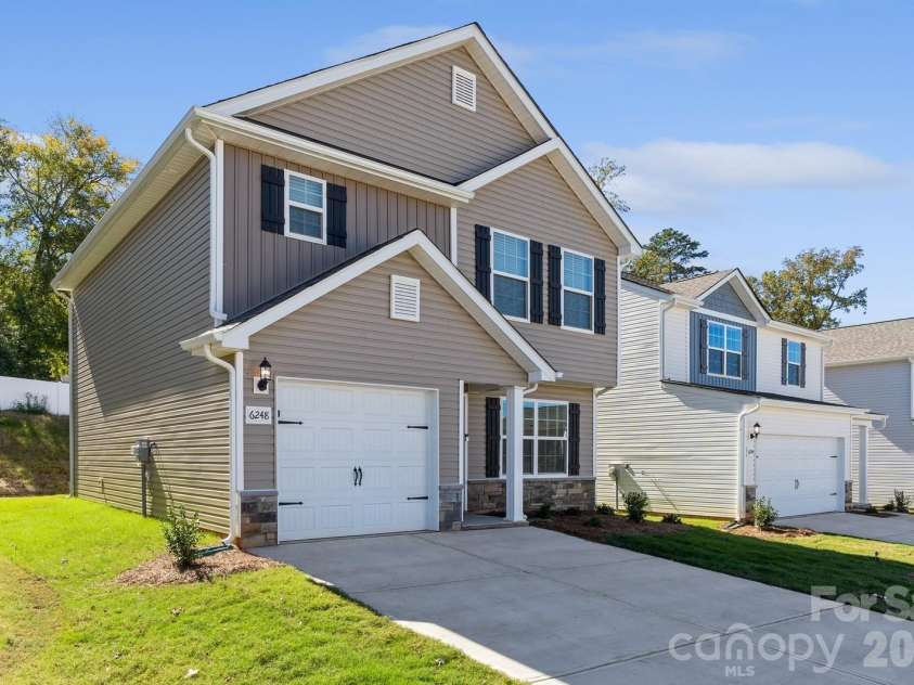 6248 Lowe Lane, Charlotte, NC 28214.  MLS# CAR4394417, YatesRealty ID 33927. 