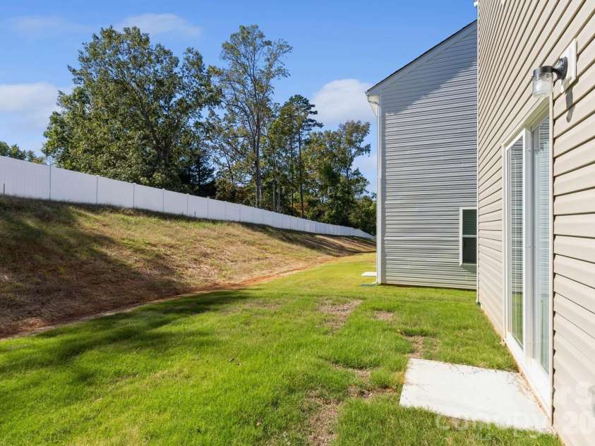 6248 Lowe Lane, Charlotte, NC 28214.  MLS# CAR4394417, YatesRealty ID 33927. 