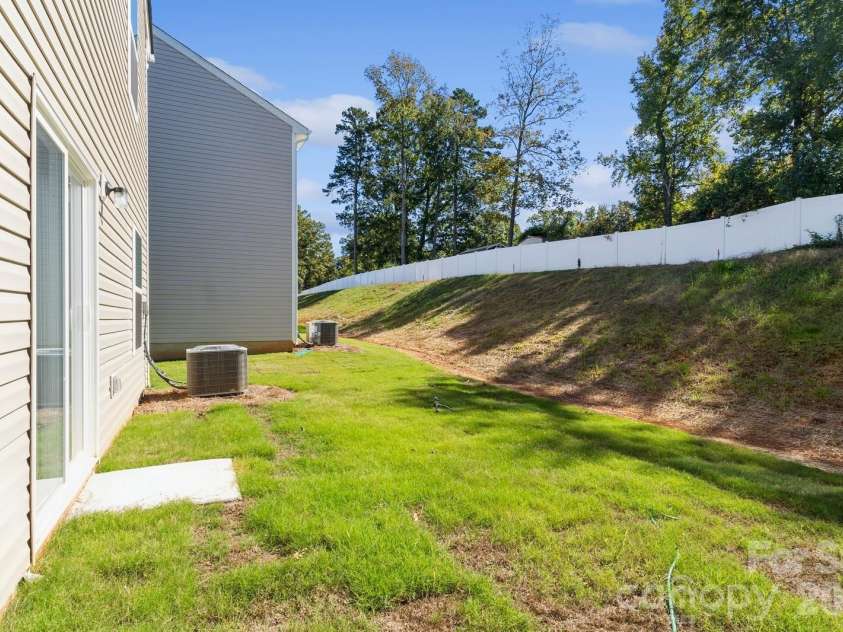 6248 Lowe Lane, Charlotte, NC 28214.  MLS# CAR4394417, YatesRealty ID 33927. 