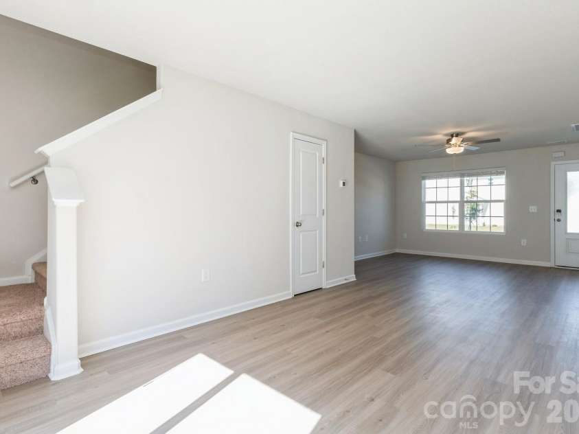 6248 Lowe Lane, Charlotte, NC 28214.  MLS# CAR4394417, YatesRealty ID 33927. 