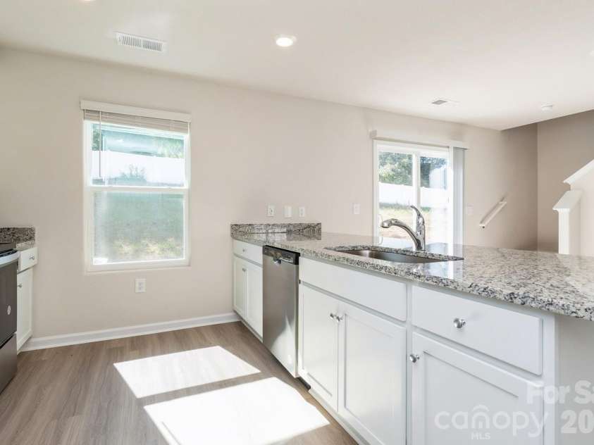 6248 Lowe Lane, Charlotte, NC 28214.  MLS# CAR4394417, YatesRealty ID 33927. 