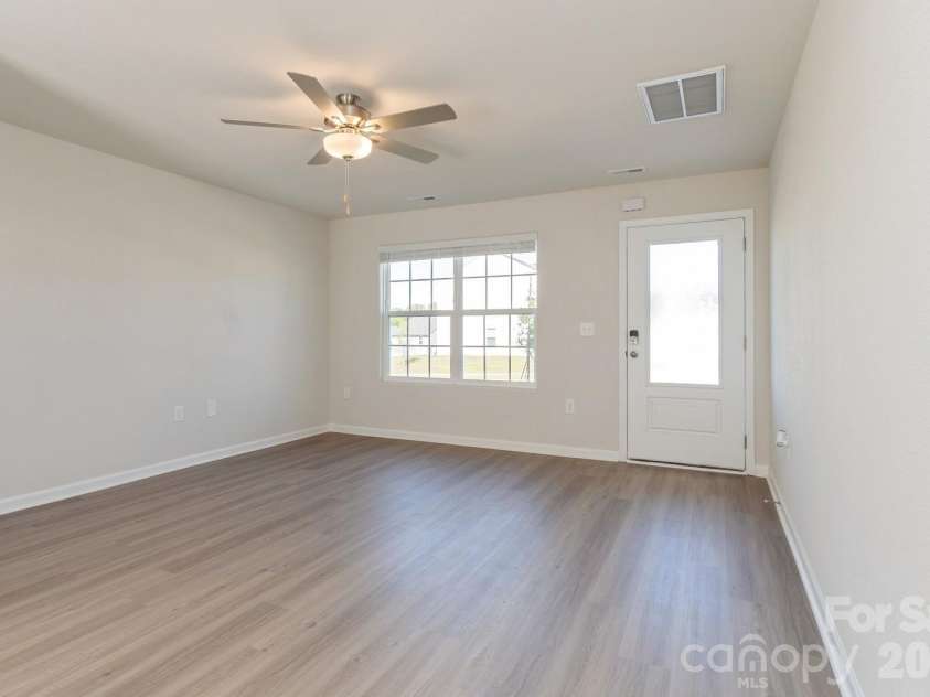 6248 Lowe Lane, Charlotte, NC 28214.  MLS# CAR4394417, YatesRealty ID 33927. 