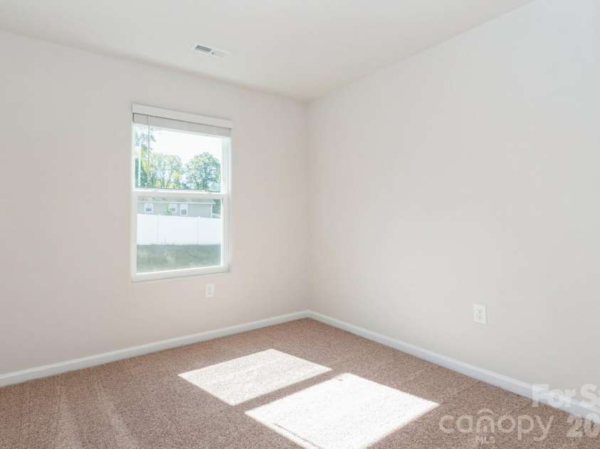 6248 Lowe Lane, Charlotte, NC 28214.  MLS# CAR4394417, YatesRealty ID 33927. 