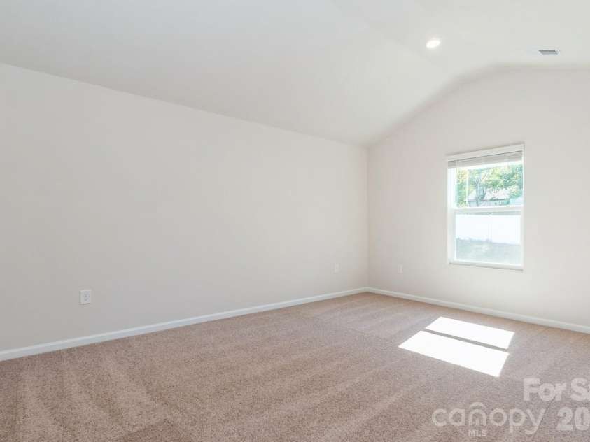 6248 Lowe Lane, Charlotte, NC 28214.  MLS# CAR4394417, YatesRealty ID 33927. 