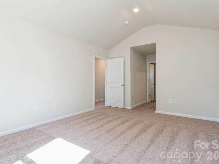 6248 Lowe Lane, Charlotte, NC 28214.  MLS# CAR4394417, YatesRealty ID 33927. 