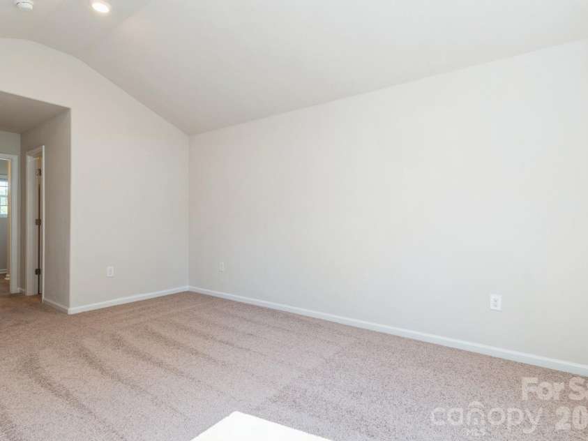 6248 Lowe Lane, Charlotte, NC 28214.  MLS# CAR4394417, YatesRealty ID 33927. 