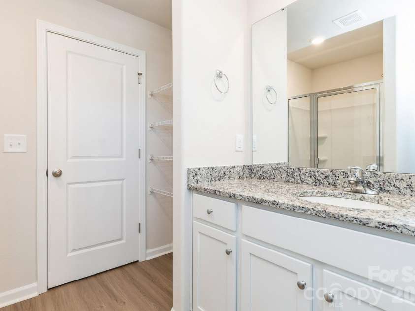 6248 Lowe Lane, Charlotte, NC 28214.  MLS# CAR4394417, YatesRealty ID 33927. 