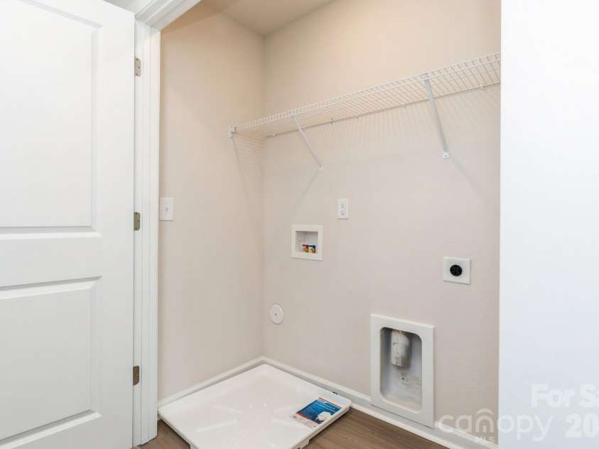 6248 Lowe Lane, Charlotte, NC 28214.  MLS# CAR4394417, YatesRealty ID 33927. 