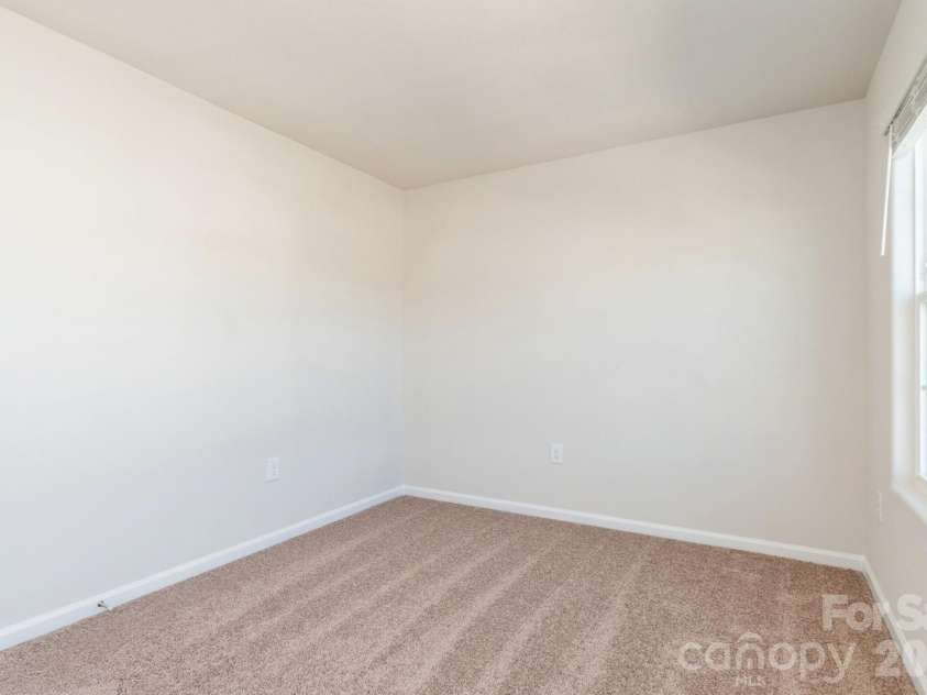 6248 Lowe Lane, Charlotte, NC 28214.  MLS# CAR4394417, YatesRealty ID 33927. 