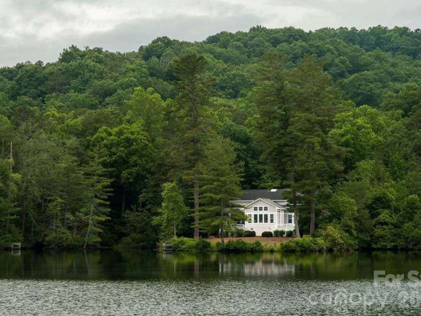 719 Deerlake Road, Brevard, NC 28712.  MLS# CAR4392364, YatesRealty ID 33928. 