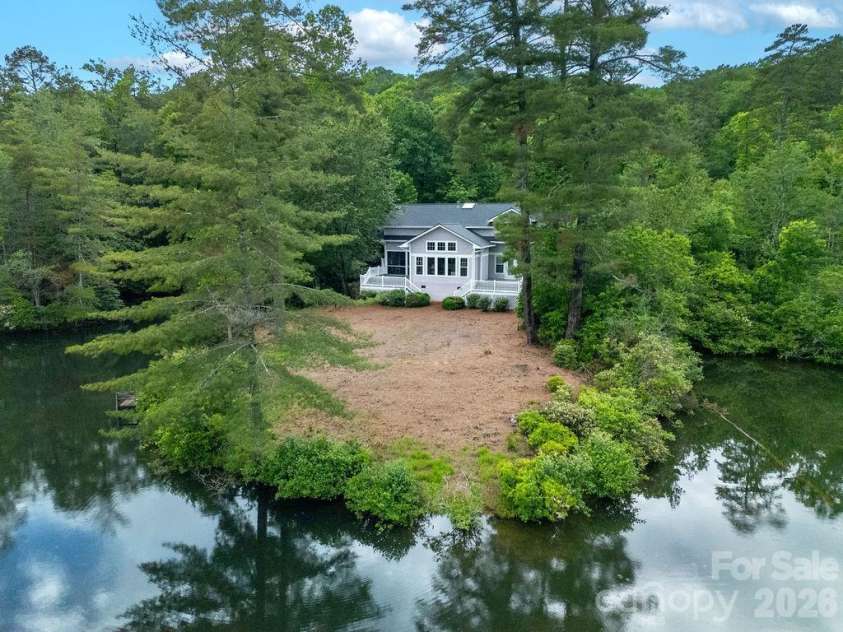 719 Deerlake Road, Brevard, NC 28712.  MLS# CAR4392364, YatesRealty ID 33928. 