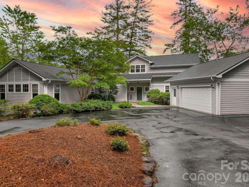 719 Deerlake Road, Brevard, NC 28712.  MLS# CAR4392364, YatesRealty ID 33928. 