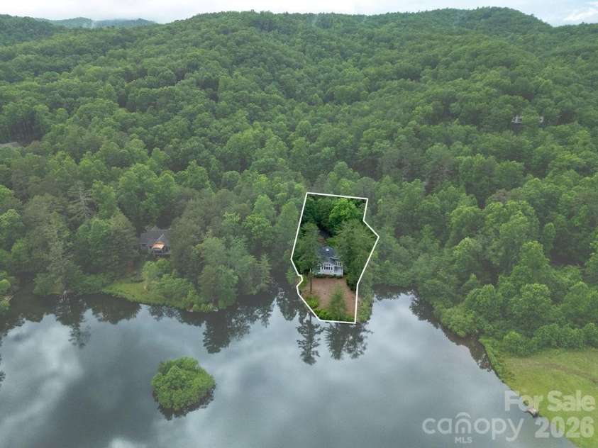 719 Deerlake Road, Brevard, NC 28712.  MLS# CAR4392364, YatesRealty ID 33928. 