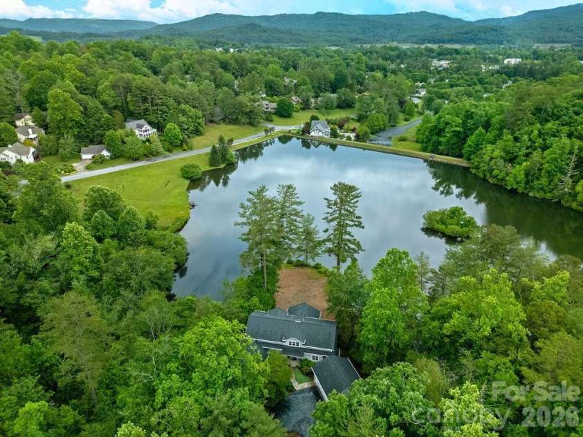 719 Deerlake Road, Brevard, NC 28712.  MLS# CAR4392364, YatesRealty ID 33928. 