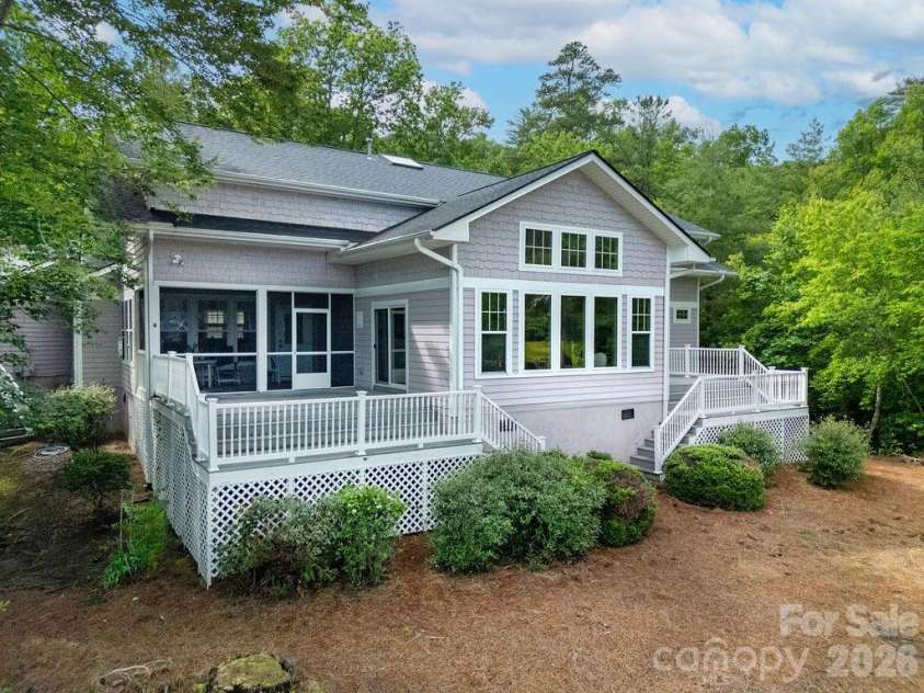 719 Deerlake Road, Brevard, NC 28712.  MLS# CAR4392364, YatesRealty ID 33928. 