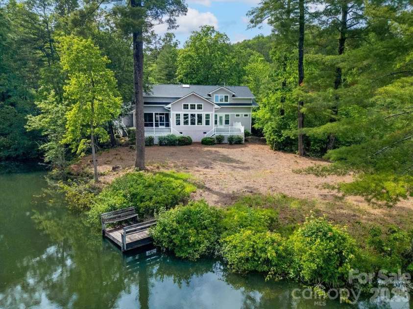719 Deerlake Road, Brevard, NC 28712.  MLS# CAR4392364, YatesRealty ID 33928. 