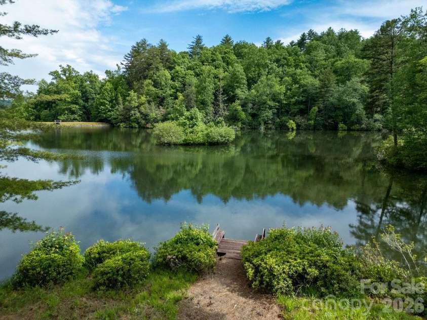 719 Deerlake Road, Brevard, NC 28712.  MLS# CAR4392364, YatesRealty ID 33928. 