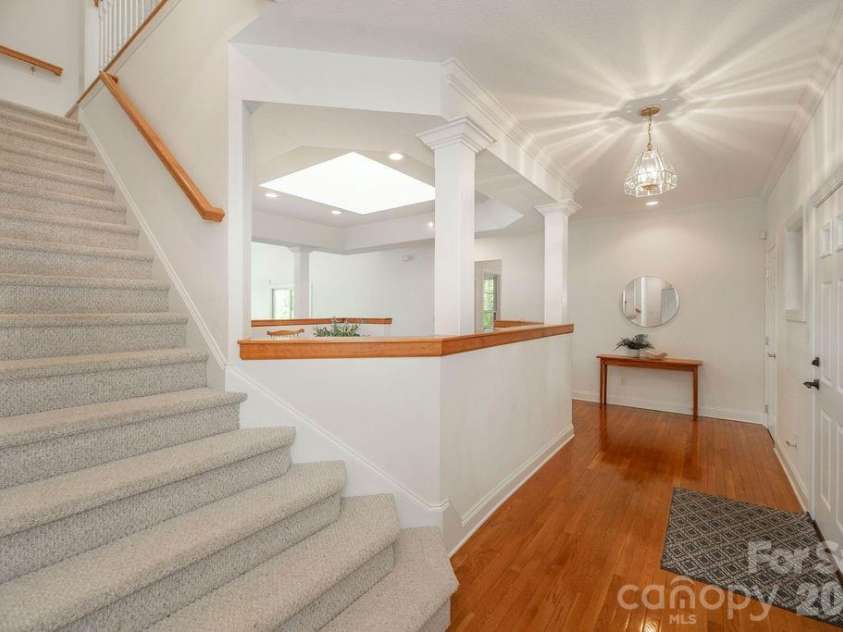 719 Deerlake Road, Brevard, NC 28712.  MLS# CAR4392364, YatesRealty ID 33928. 
