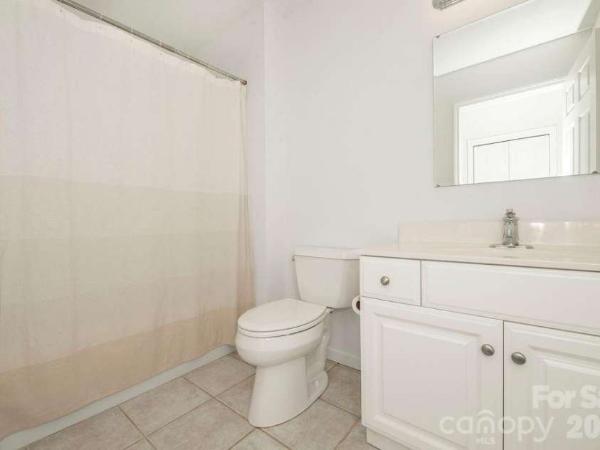 719 Deerlake Road, Brevard, NC 28712.  MLS# CAR4392364, YatesRealty ID 33928. 