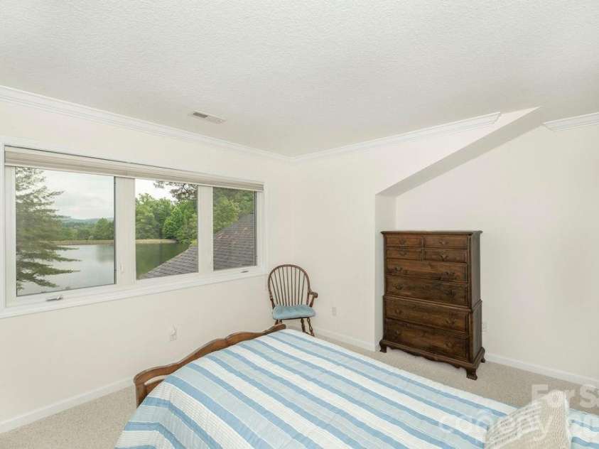 719 Deerlake Road, Brevard, NC 28712.  MLS# CAR4392364, YatesRealty ID 33928. 