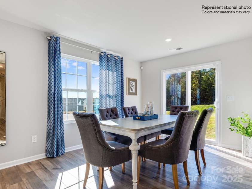 1724 Little York Circle, Edgemoor, SC 29712.  MLS# CAR4289800, YatesRealty ID 33929. Breakfast Room