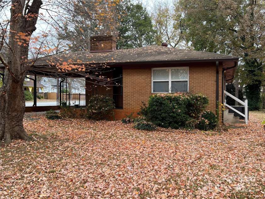 402 Horah Street, Salisbury, NC 28144.  MLS# CAR4322133, YatesRealty ID 3393. Front View 2