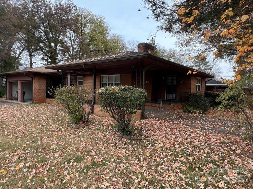 402 Horah Street, Salisbury, NC 28144.  MLS# CAR4322133, YatesRealty ID 3393. Front View